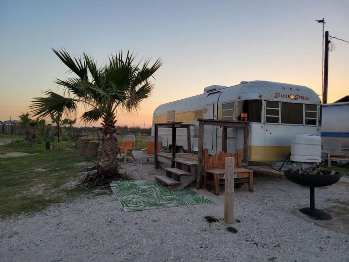 Maggie At The Beach - 1973 Vintage Rv ポートラバカ エクステリア 写真